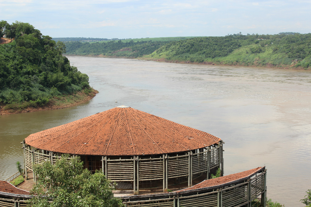 A tríplice fronteira. Brasil, Argentina e Paraguai. 